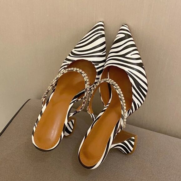 Zebra Print Discounted Pointed Toe Black and White Mules Sandals Shoes Size 7 - Picture 10 of 13
